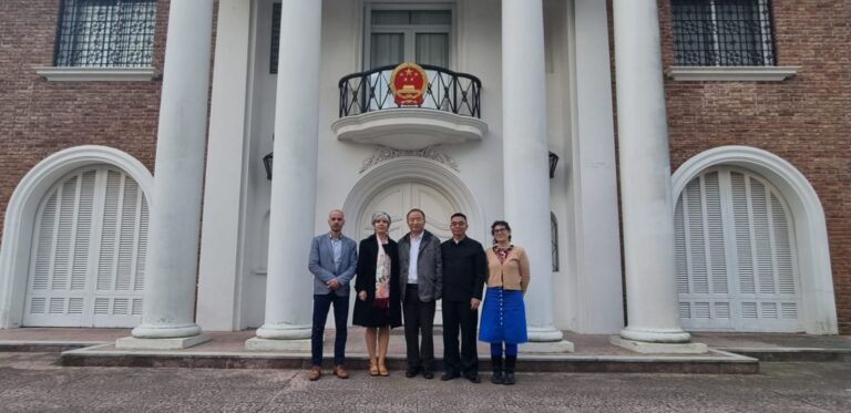 Decano de la Beijing Language and Culture University visita FLACSO Uruguay