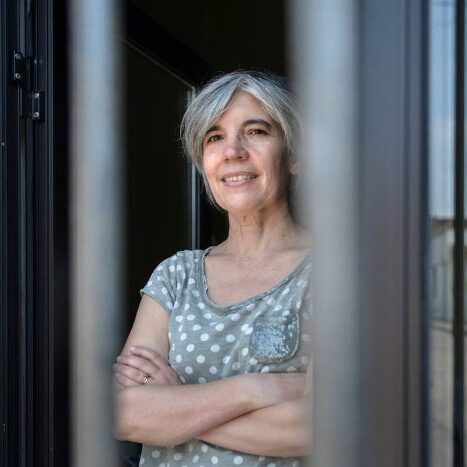 "Las políticas para reducir riesgos de desastres no son neutras en género". La publicación digital de Chile El Mostrador entrevistó a nuestra directora, la Dra. Ana Gabriela Fernández Saavedra 2 Créditos: Agustina Saubaber / Braga